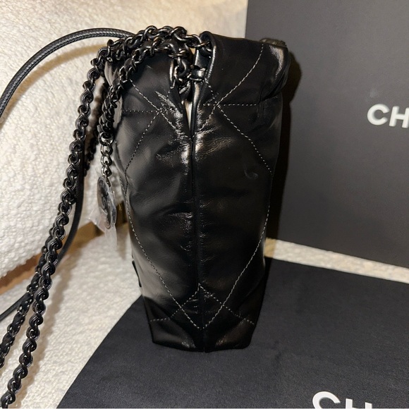 🌴SOLD🌴 NWT FULL SET Chanel 22 Mini SO BLACK Lambskin leather 24C New Release - Picture 5 of 8